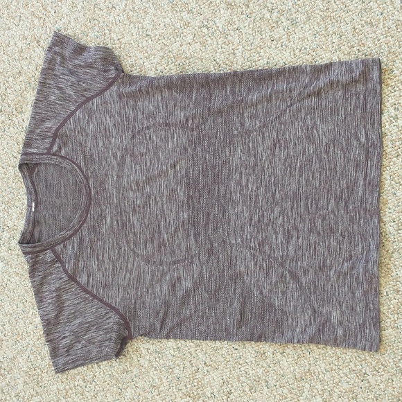 lululemon athletica Tops - Lululemon Run Swiftly Short Sleeve  Size ?8?